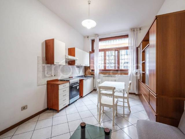 Monolocale in vendita a Milano via Varesina, 80, Certosa
