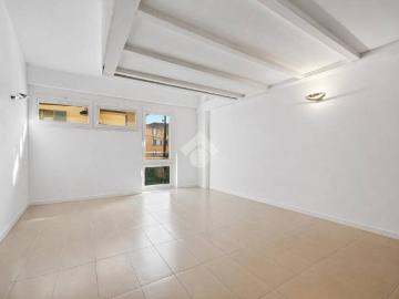 Monolocale in vendita a Parma via Emilia Est, 45, San Lazzaro