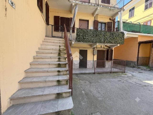 Monolocale piazza Martiri III Aprile 16, Centro, Cumiana