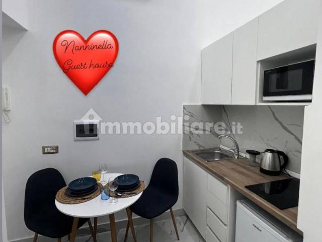 Monolocale Vico Croce a Cariati 5, Quartieri Spagnoli, Napoli