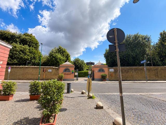 Monolocale via Bosco di Capodimonte 77, Colli Aminei Capodimonte, Napoli