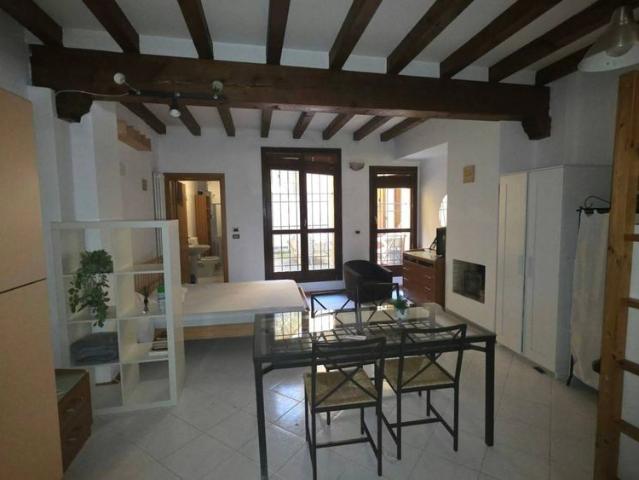 Monolocale via Centotrecento, Irnerio, Bologna