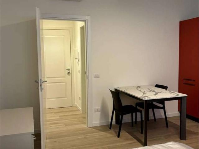 Monolocale via Cesare Balbo, 3, Bocconi, Milano