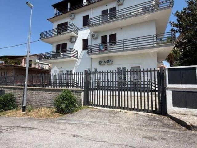 Monolocale via Levate 21, Valle Muricana, Roma