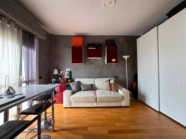 Monolocale via ORNATO, Niguarda, Milano