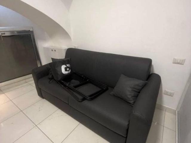 Monolocale via Santa Maria di Costantinopoli 33, Centro Storico, Napoli