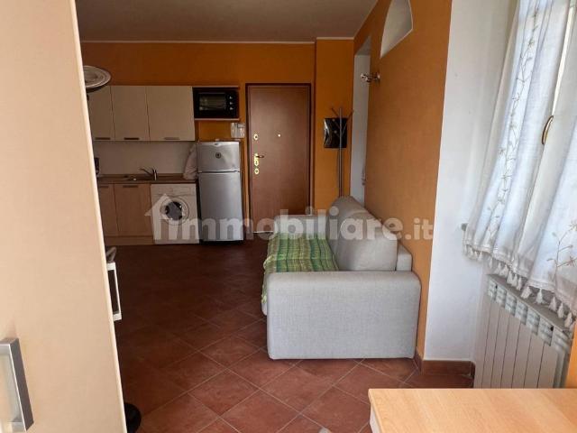 Monolocale viale Giuseppe Garibaldi 81, Centro, Gavirate