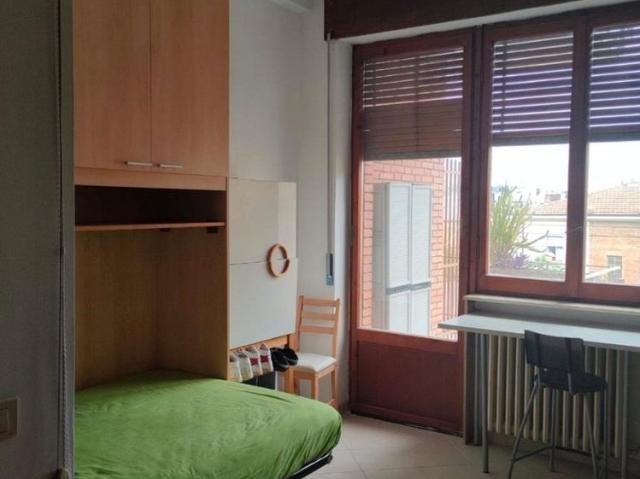 Monolocale zona Case Bruciate arredato
