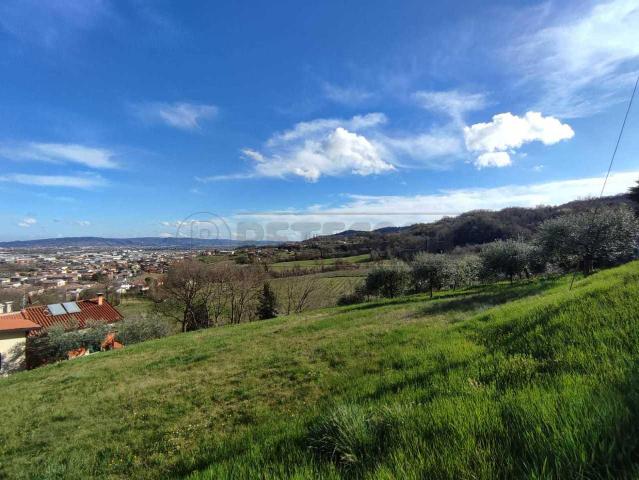 Via Prianti 18 monolocale 320mq