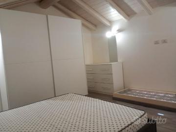 Monovano arredato in villa