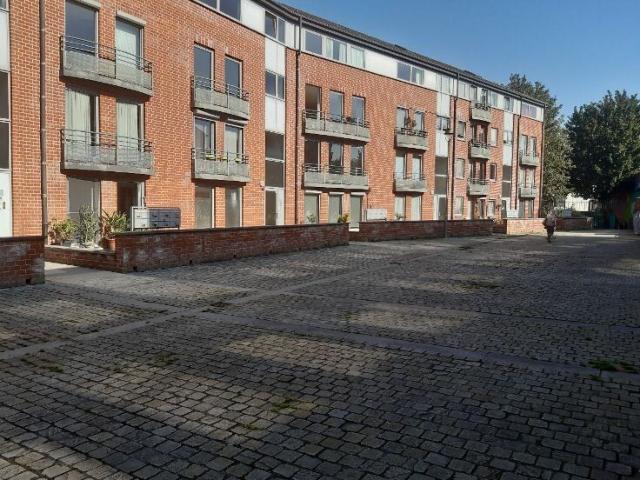 Mons Centre, Appart 2chres sur esplanade piétonne, calme