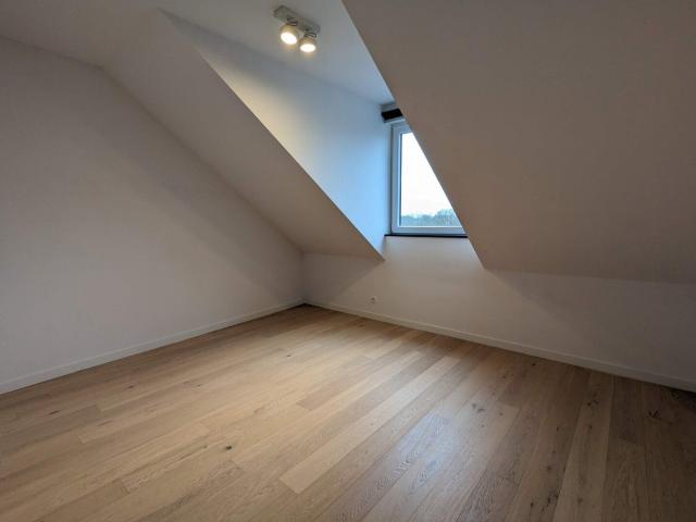 Mons Centre Penthouse 3 chambres avec terrasse et parking