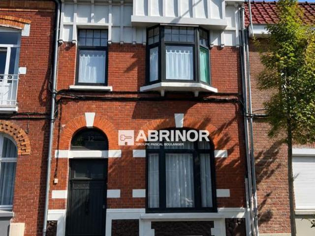 Mons en Barœul – Maison avec jardin, clé en main dans une rue prisée