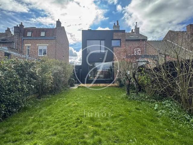 Mons en Baroeul – VIEUX MONS – Maison à vendre – 6 pièces – 135m² – 5 chambres – Jardin – Garage