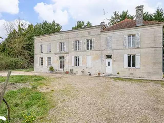 Mons 17160 Achat / Vente maison 10 pièces t10 au dernier étage parking