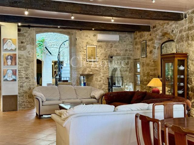 Monsegur Magnifique maison médiévale restaurée au cur de M. 360m² Monségur