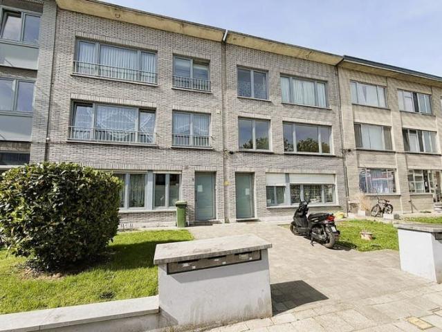 Mooi appartement met 2 slaapkamers en terras op een gegeerd