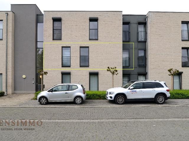 Mooi appartement met 2 slpk, ruim terras en parking