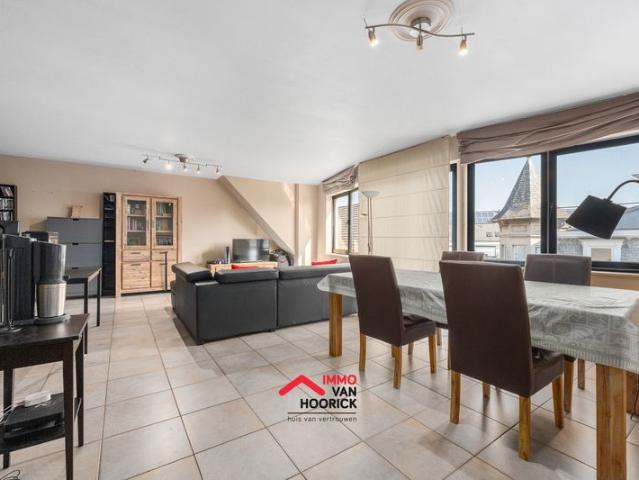 Mooi appartement met garage!