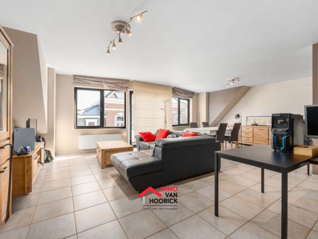 Mooi appartement met garage!