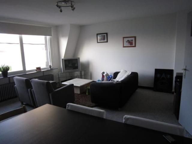 Mooi instapklaar appartement met 2 slaapkamers en garage !