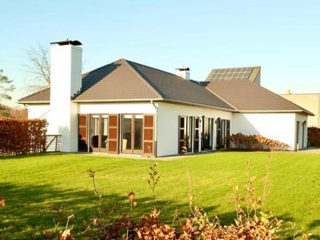Mooi landhuis net buiten centrum Loenhout