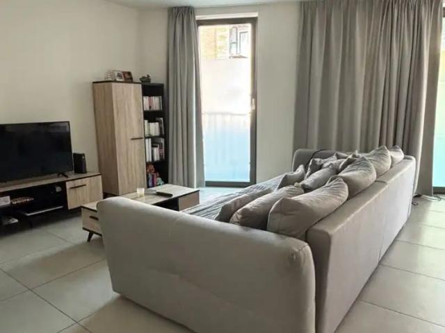 Mooi lichtrijk 1 slaapkamerappartement met staanplaats