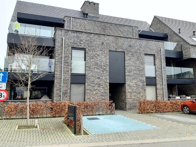 Mooi recent appartement te Bree
