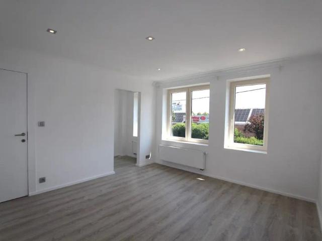 MOOI VERNIEUWDE WONING MET TUIN