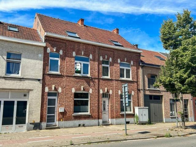 Mooi woning met 3 slaapkamers en zuidwest gerichte tuin
