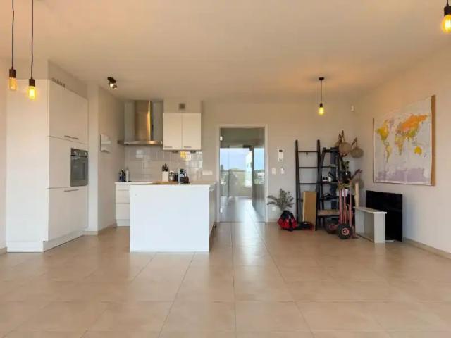 Mooi 2 slaapkamer appartement met prachtig uitzicht!