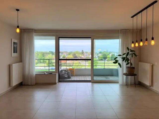 Mooi 2 slaapkamer appartement met prachtig uitzicht!