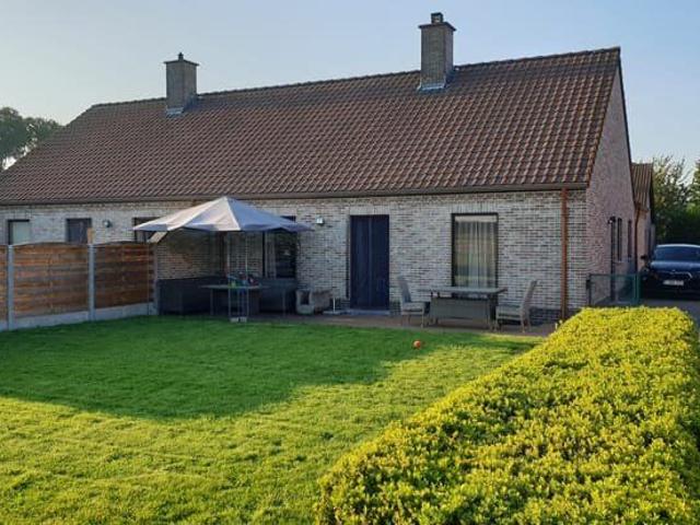 Mooie 3 gevelwoning in landelijk gebied