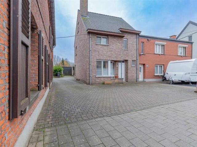 Mooie woning met 2 slpkmrs, ruime zolder en garage met tuin