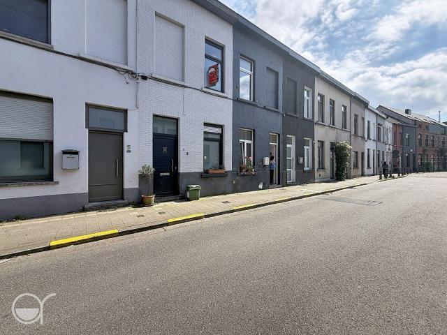 Mooie woning met 3 verdiepingen vlakbij de Leie
