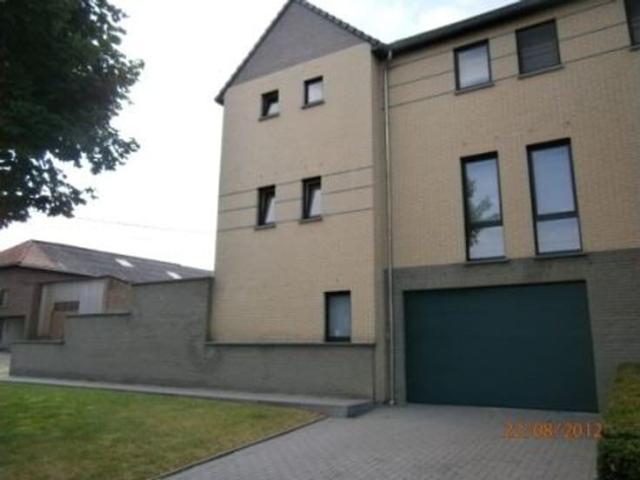 Mooie woning, ruime keuken, mooie leefruimte, 3 slpk, tui.