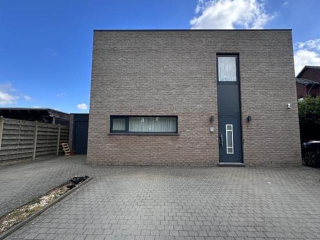 Mooie woning te huur met 3 slaapkamers en tuin in Lommel