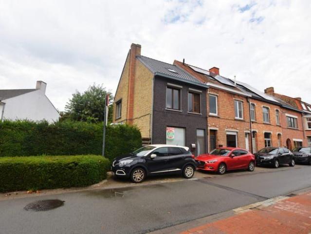 Mooie halfopen woning met tuin en garage in Sint Kruis