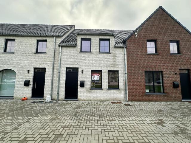 Mooie nieuwbouwwoning met 3 slpk en tuin, rustig gelegen in