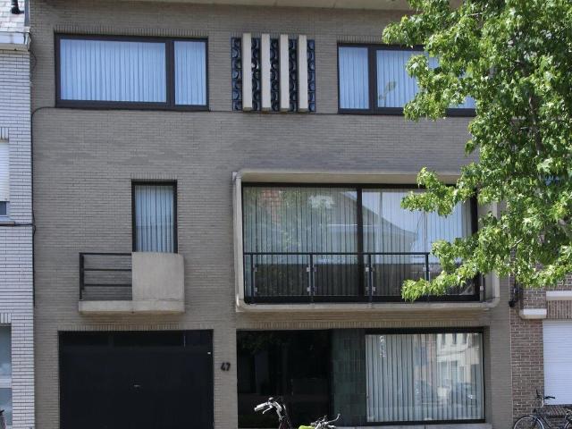 Mooie ruime instapklare bel etage woning