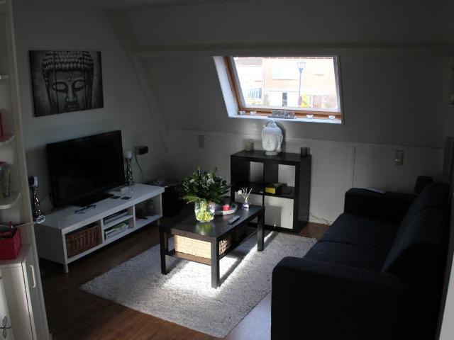 Mooie studio met eigen badkamer en balkon