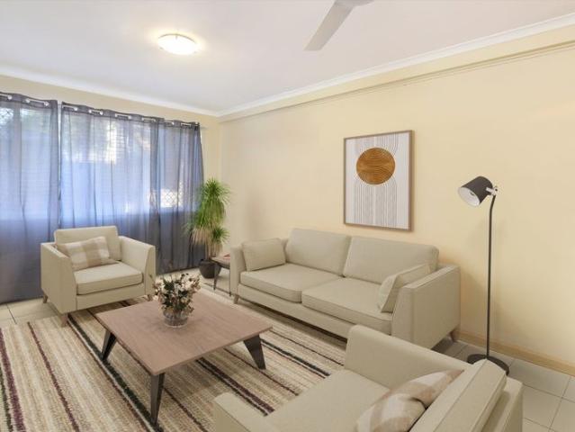 Mooloolaba Townhouse Walk to the Beach!