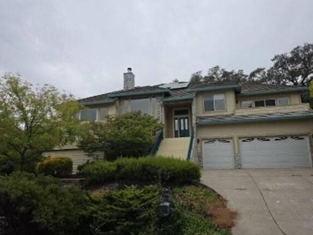 Moonstone Cir