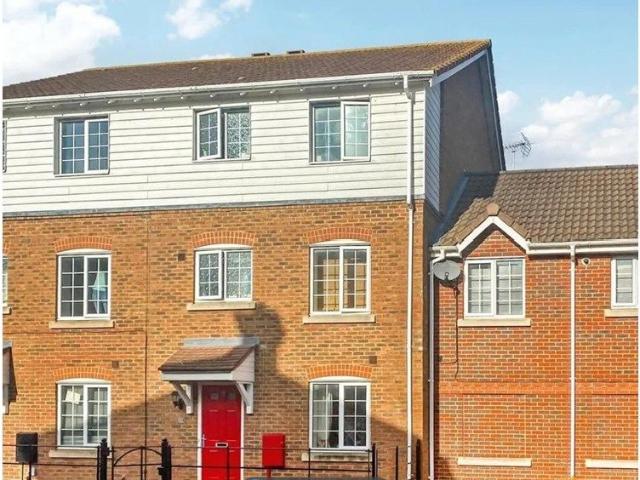 Moonstone Square, Sittingbourne ME10, 5 bed terraced house to rent, £2,300 pcm | PrimeLocation