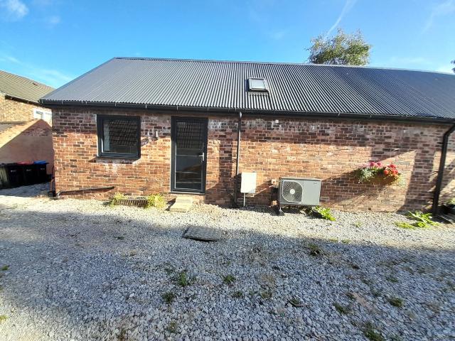 Moor Lane, Hapsford, Frodsham WA6, Studio to rent, £800 pcm | PrimeLocation