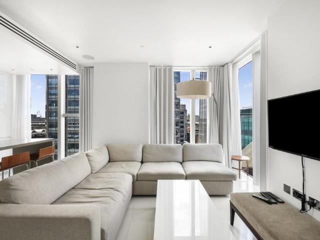 Moor Lane London EC2Y 2 bed apartment to rent £4,225 pcm £975 pw