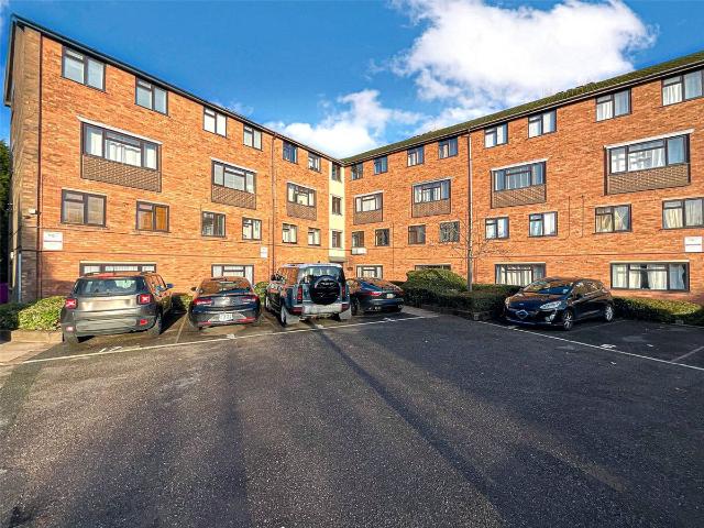 Moor Lane, Tamworth, Staffordshire B77, 2 bed flat to rent, £1,000 pcm | PrimeLocation