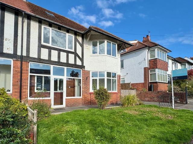 Moor Park Avenue, Headingley, Leeds LS6, 4 bed semi detached house to rent, £1,795 pcm | PrimeLocation