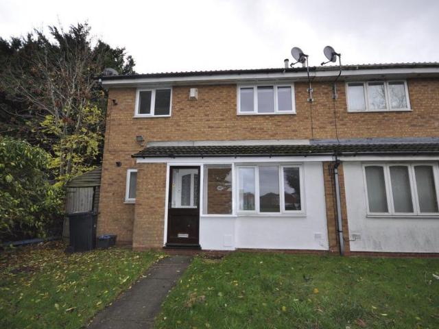 Moor Street, Brierley Hill 2 bed house to rent £875 pcm £202 pw