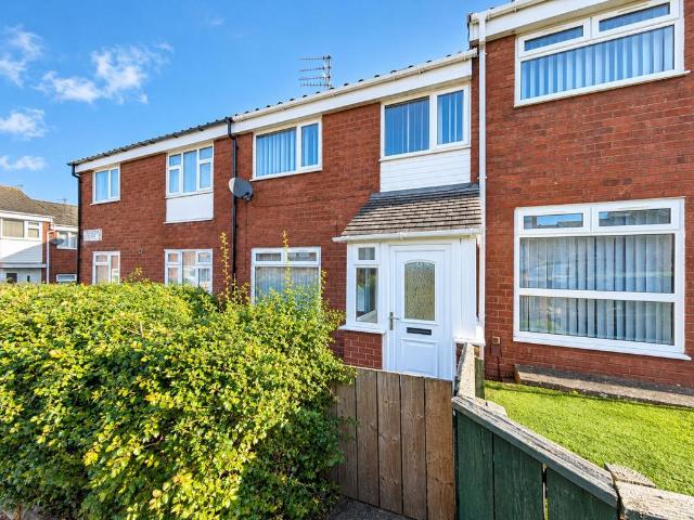 Moorcock Close, Middlesbrough, TS6 3 bed terraced house to rent £595 pcm £137 pw